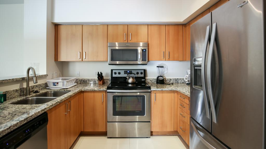 Pelicanstay In Coral Gables Miami Exterior photo