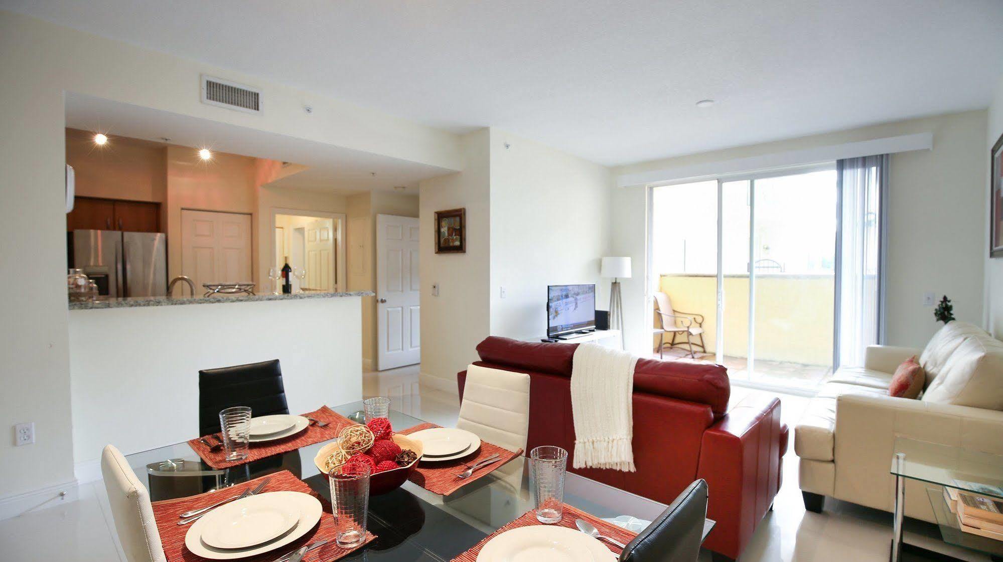 Pelicanstay In Coral Gables Miami Exterior photo