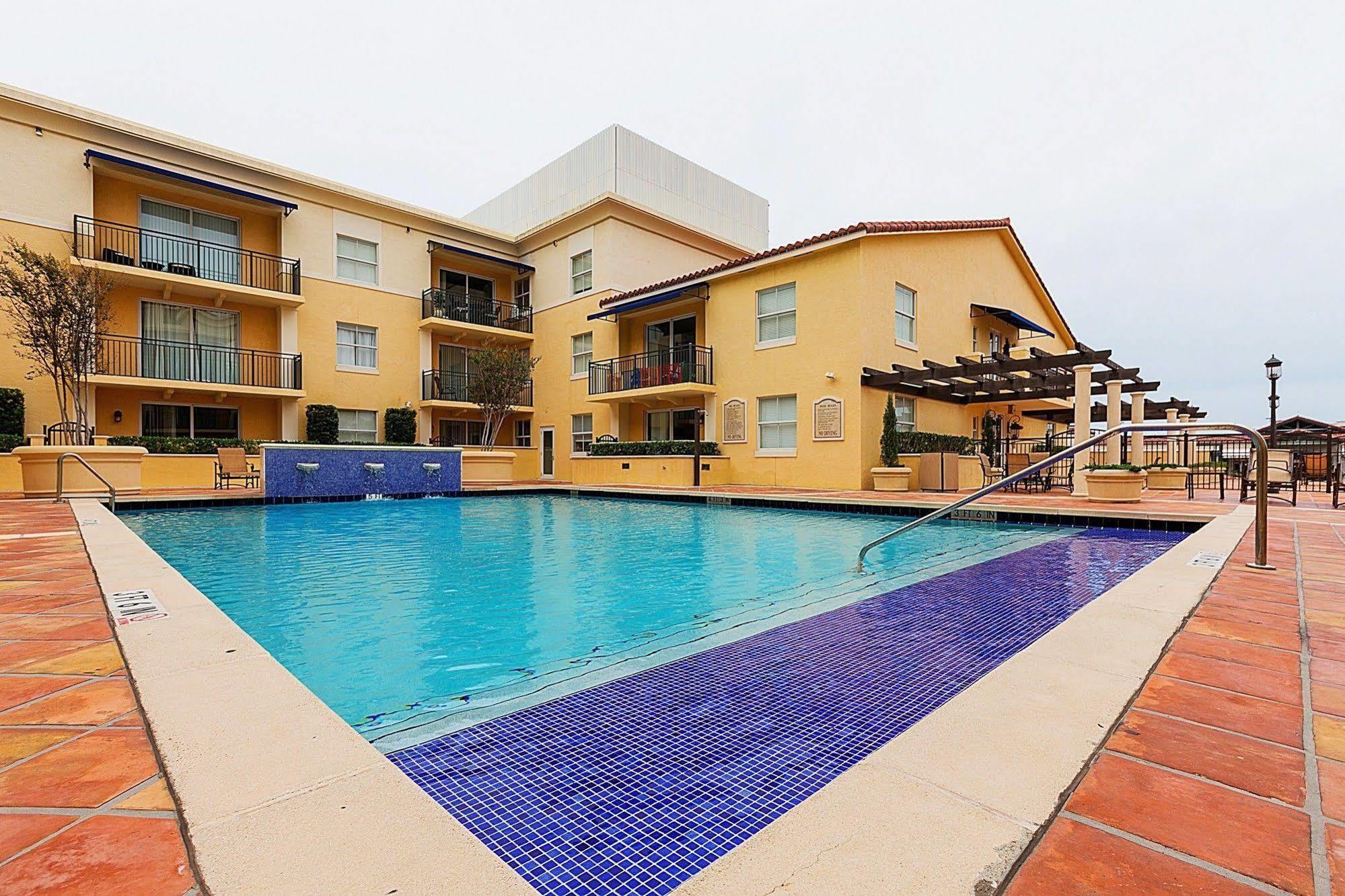 Pelicanstay In Coral Gables Miami Exterior photo
