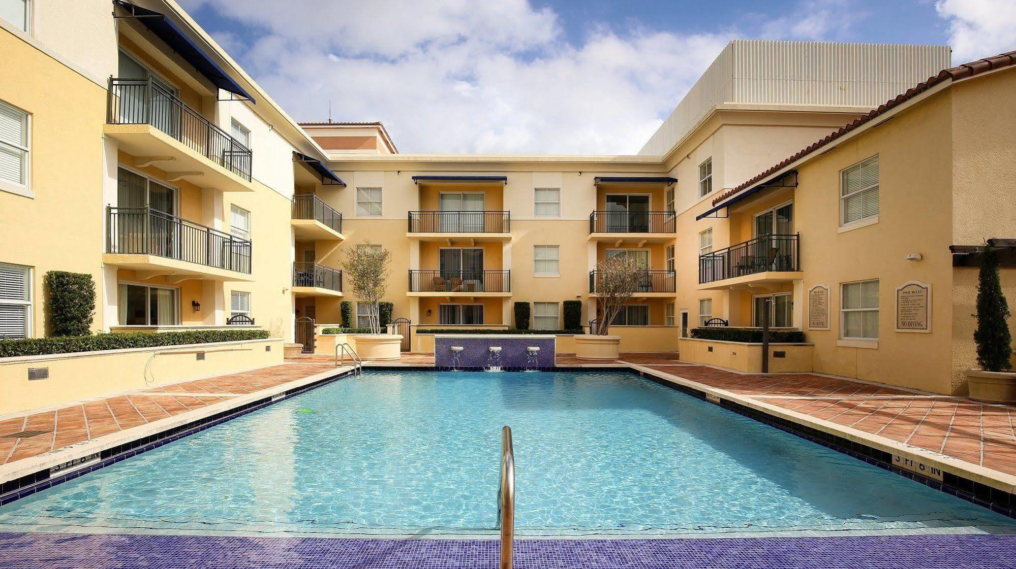 Pelicanstay In Coral Gables Miami Exterior photo